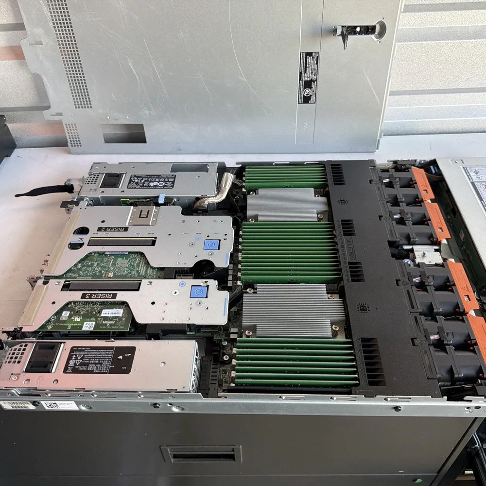 DELL R6525 Server With 30 Pcs Of 16gb Pc4 RAM And 2x 7262 CPU. No HD